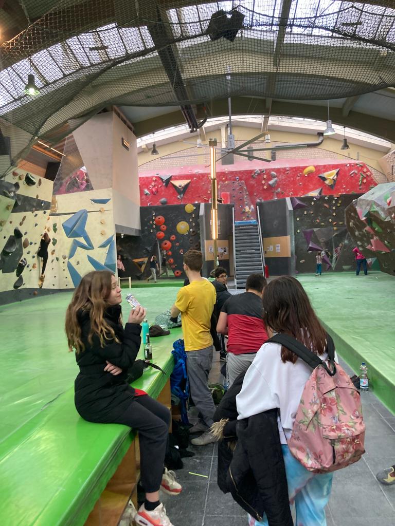 Read more about the article BasKIDhall goes bouldern
